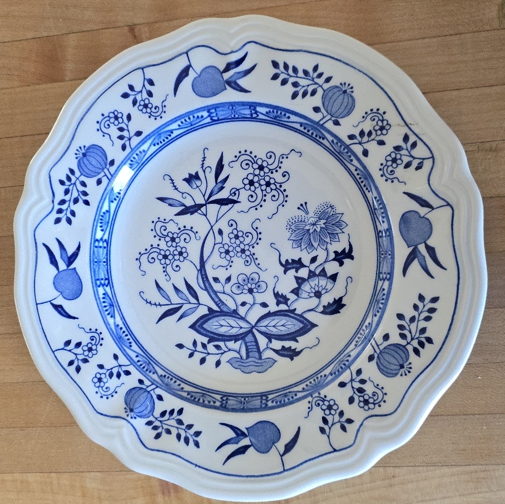 4 Oriental Onion Ironstone 7.75"‎ wall Salad Plate 4610 Cobalt Blue Japan 1970's